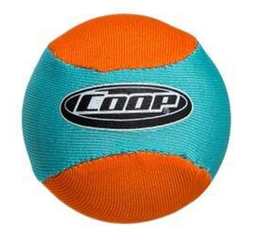 Coop Water Hopping / Floating Balls for a Game of Toss