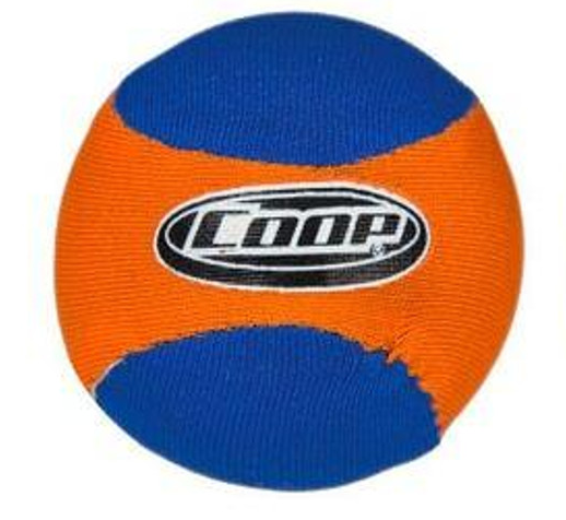 Coop Water Hopping / Floating Balls for a Game of Toss